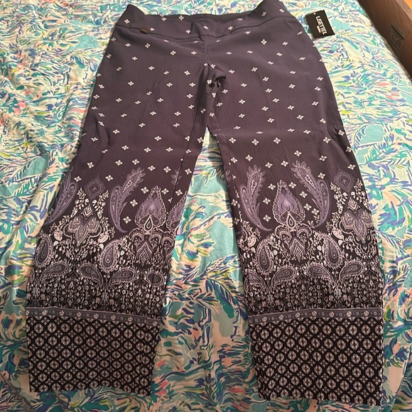 Lisette of Montreal Fit To Flatter Navy Blue Ankle Pant. - Picture 1 of 3